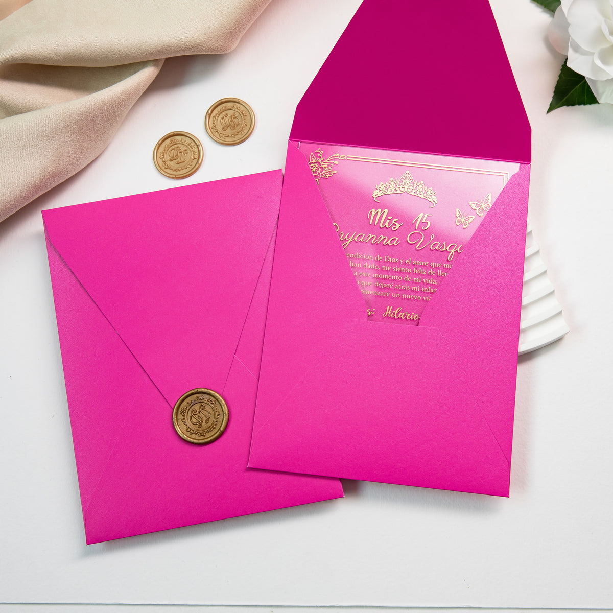 PONATIA 1mm/0.04'' Foil Print in Gold Clear Acrylic  Quinceanera Invitation Cards  and Fuchsia Envelopes
