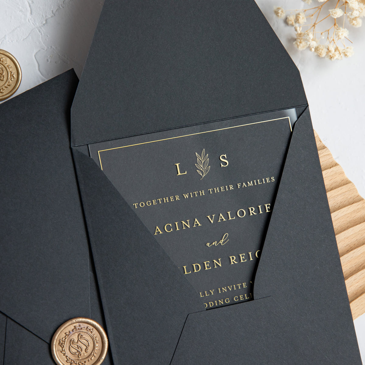PONATIA 1mm/0.04'' Foil Print in Gold Clear Acrylic Wedding Invitation Cards and Black Envelopes