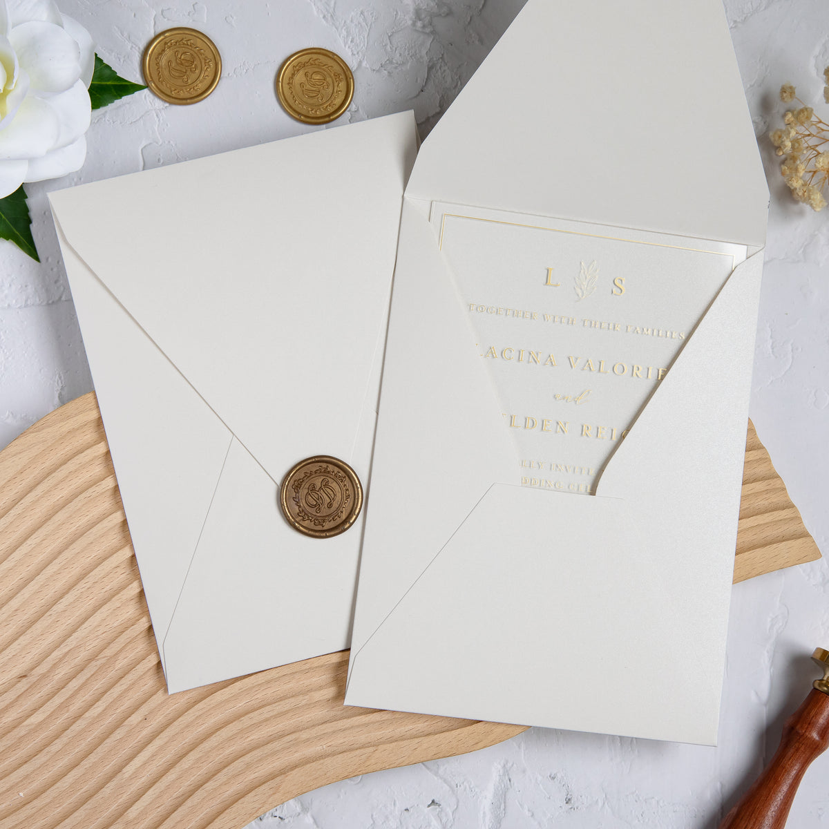 PONATIA 1mm/0.04'' Foil Print in Gold Clear Acrylic Wedding Invitation Cards and Shinny Ivory Envelopes