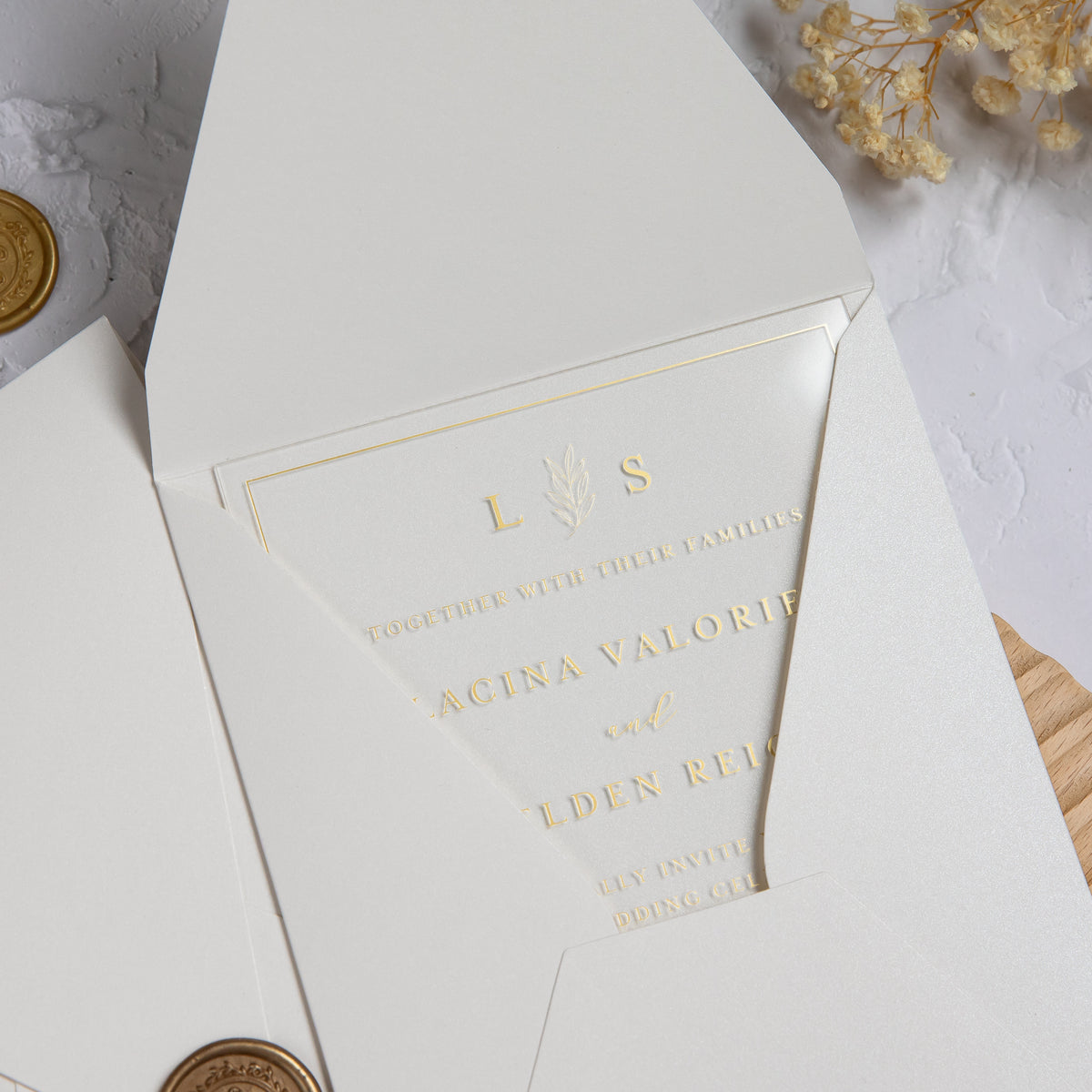 PONATIA 1mm/0.04'' Foil Print in Gold Clear Acrylic Wedding Invitation Cards and Shinny Ivory Envelopes
