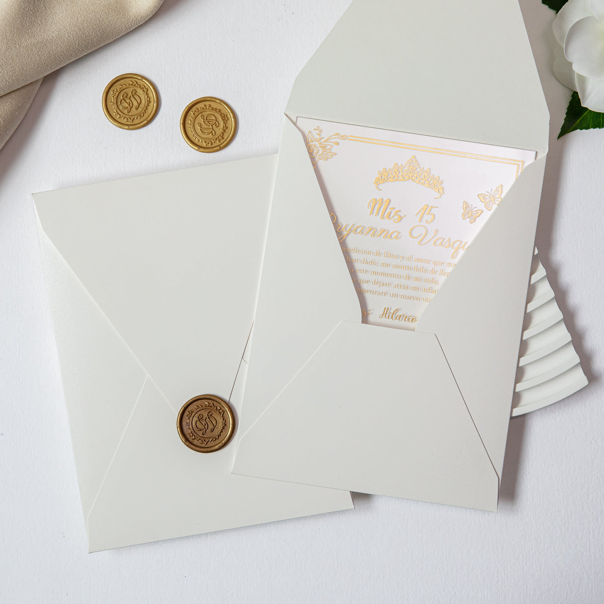 PONATIA 1mm/0.04'' Foil Print in Gold Clear Acrylic  Quinceanera Invitation Cards  and Shinny Ivory Envelopes