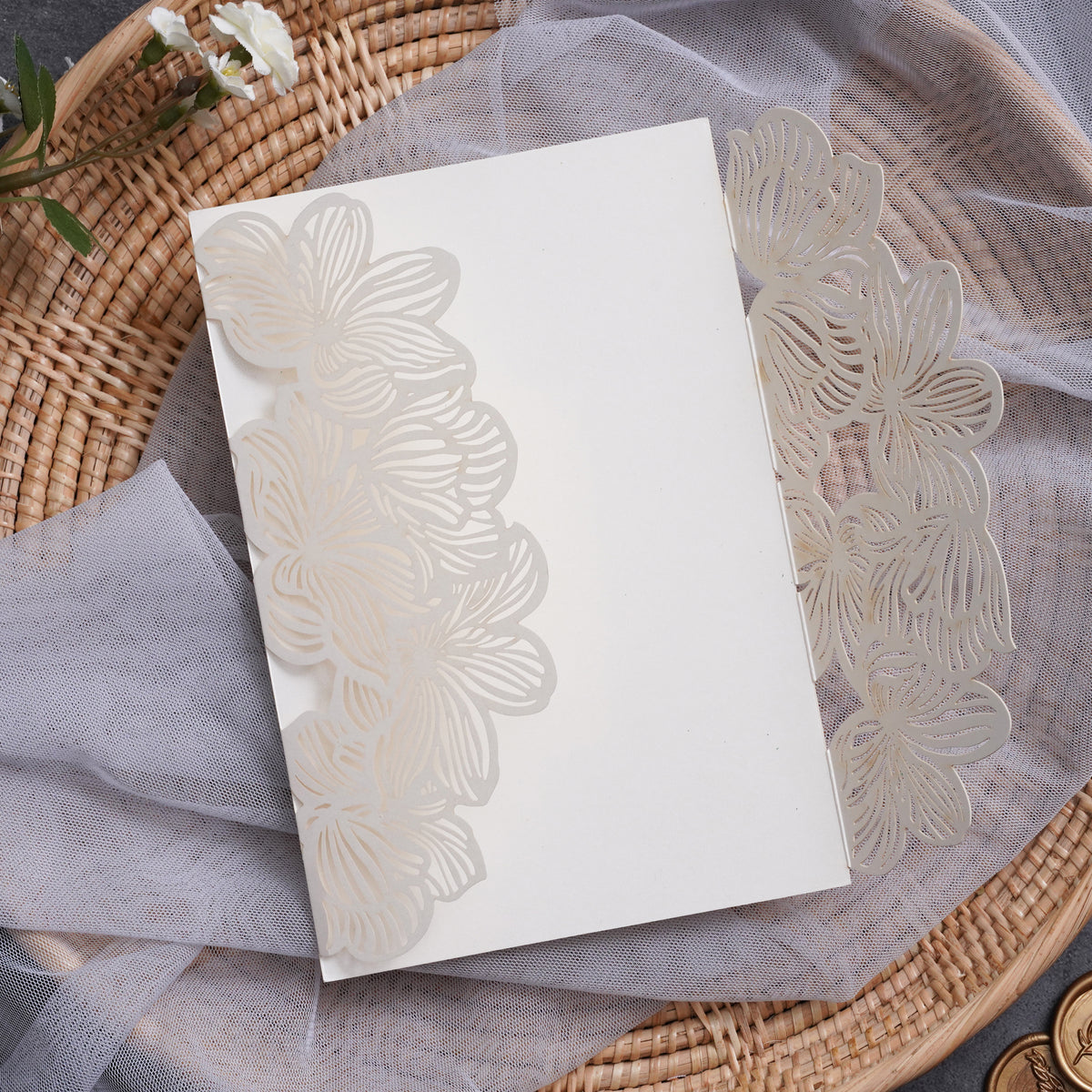 PONATIA Ivory Exquisite Flower Laser Cut Pockets WPL0020